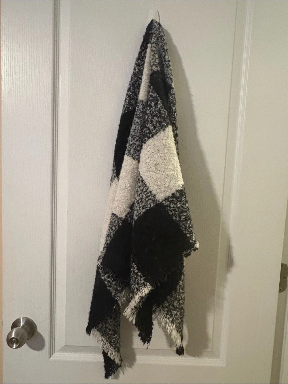 Pretty black & white scarf